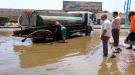 مدير عام دارسعد يقود مجهودات وأعمال شفط مياه الأمطار با...