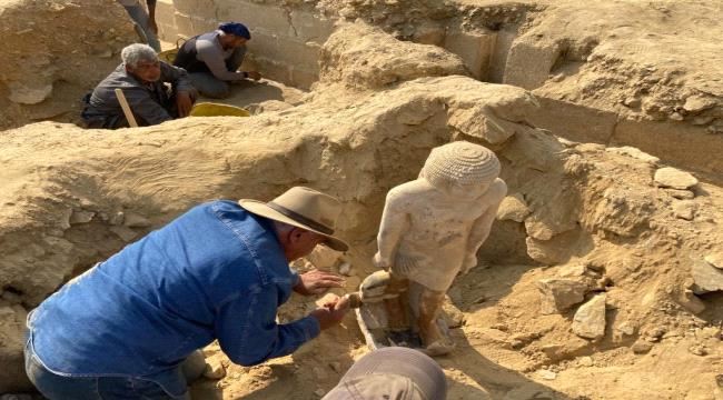 العثور على مومياء وتماثيل في مصر اقدمها عمره 4300 عام.. 