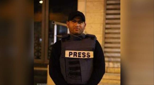 بينهم ابنه وابنته.. صحفي دفن 7 من عائلته وعاد للتغطية في غزة