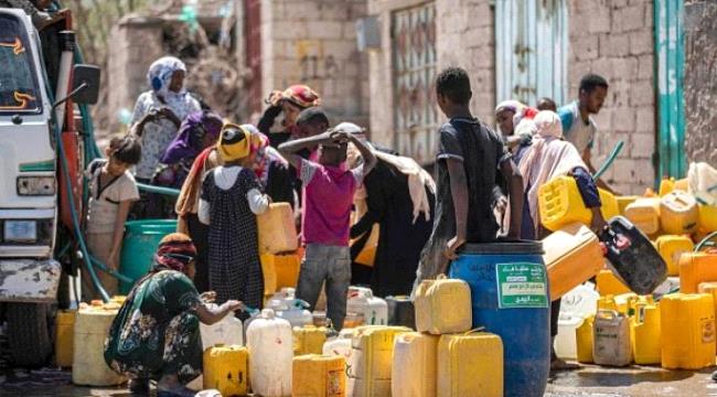 محافظون لمناطق تحت سيطرة الحوثيين: الحكومة حاضرة على الورق