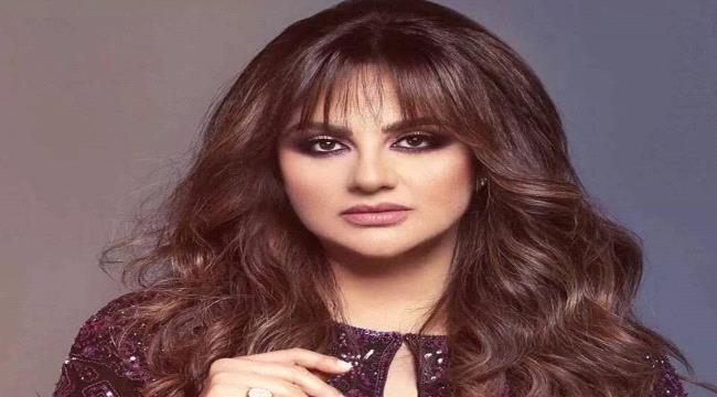 الفنانة اللبنانية باسكال مشعلاني تنهار باكيةً في عزاء شقيقها الوحيد