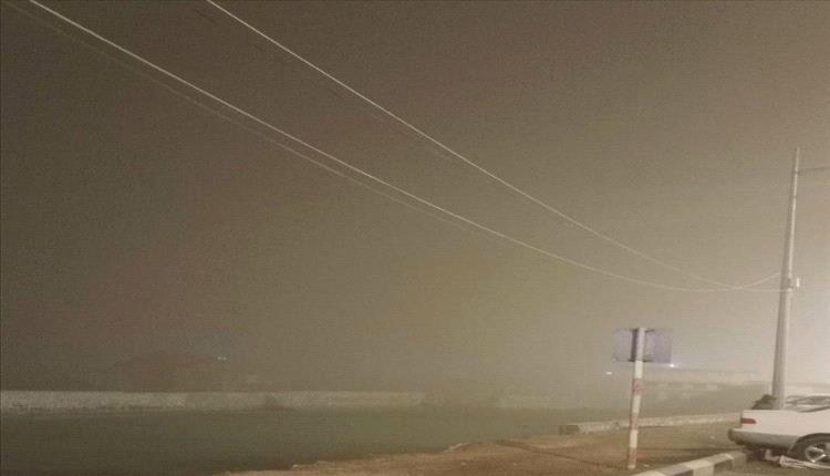 يحدث الان : رياح شديدة تضرب العاصمة عدن