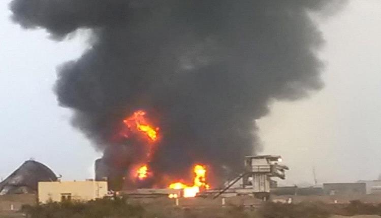 بعد أسبوع من القصف الإسرائيلي.. انفجار خزان نفط بميناء الحديدة