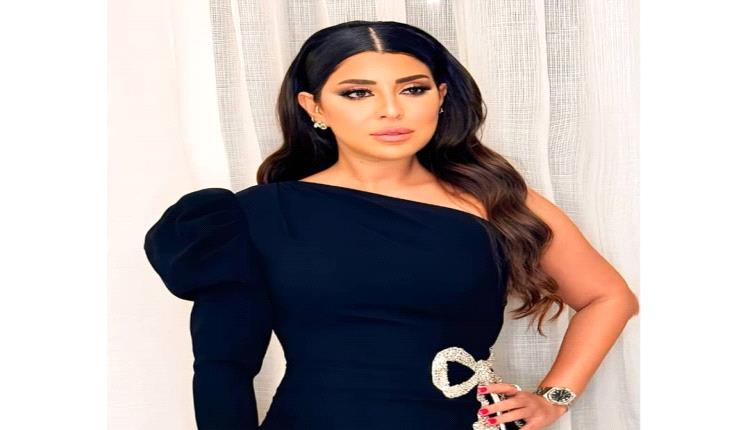 الفنانة آيتن عامر تثير الجدل برسالة غامضة وتردّ على متابِعة انتقدتها