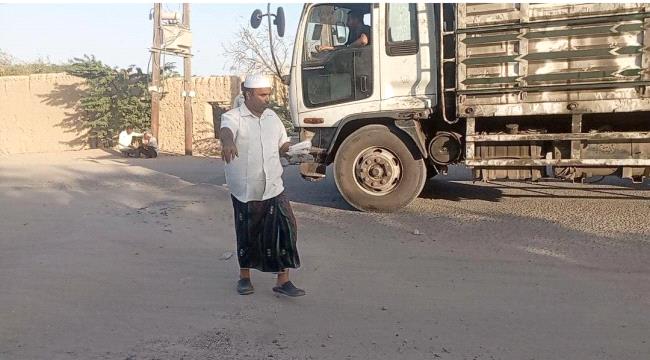 رباط المشهور وفاعلي الخير بأحور يدشنون مشروع توزيع افطار الصائم في الخط الدولي