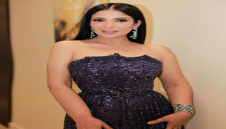 الفنانة منى زكي تكشف سبب توترها في الشارع